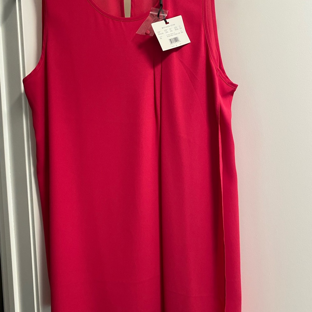 Chic Sleeveless Fuchsia Blouse